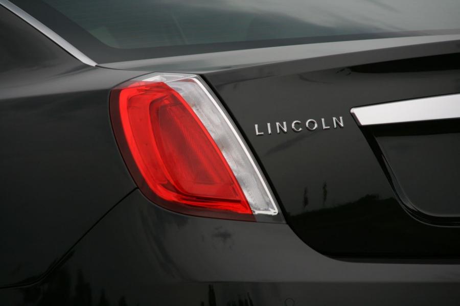  Lincoln MKS 2008 года  (фото 52 из 284)